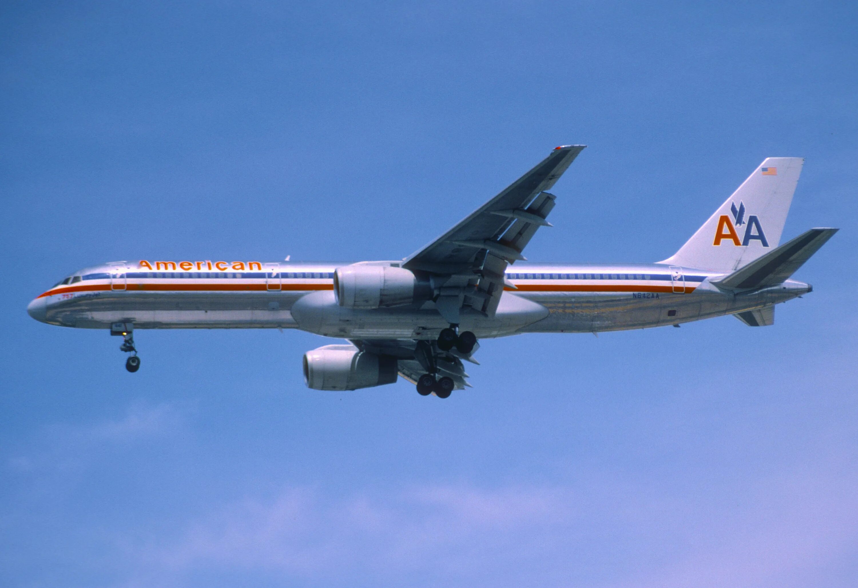 Боинг 757 Американ Эйрлайнс. Boeing 757-223. Boeing-767 рейс aa11. Боинг 757 77. Рейс american airlines