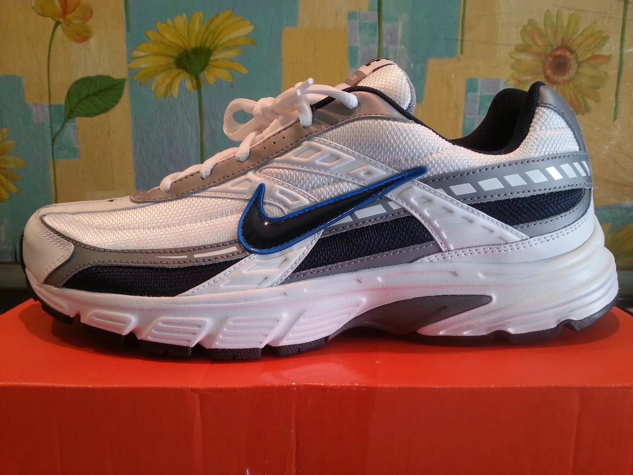 Кроссовки nike initiator. Nike Initiator Blue. Nike Air Initiator. Nike Initiator Running Shoe. Nike Initiator White Obsidian.