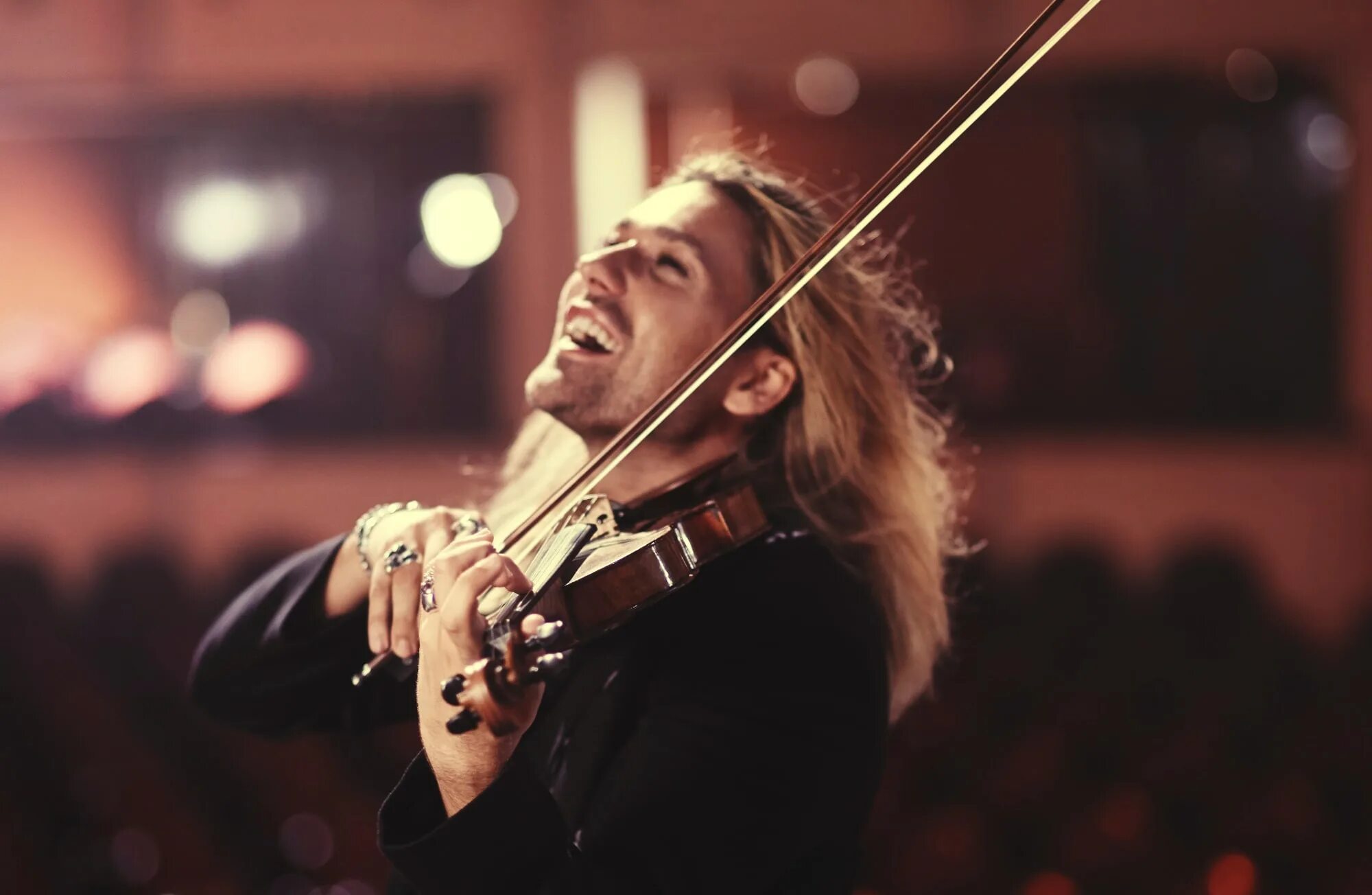 Дэвид скрипка. Дэвид Гарретт. Дэвид Гарретт скрипка. David Garrett скрипка. David Garrett концерт.