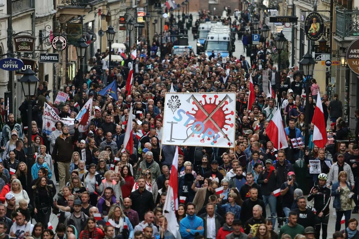 Почему бастует европа. Протесты в Европе. Демонстрации протеста в Европе. Акции протеста в Европе.