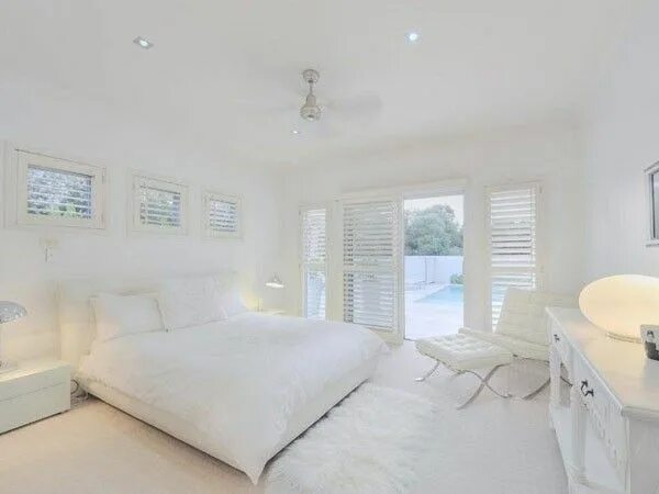 A classy all-white Scandinavian interior - COCO LAPINE DESIGN White interior, Wh