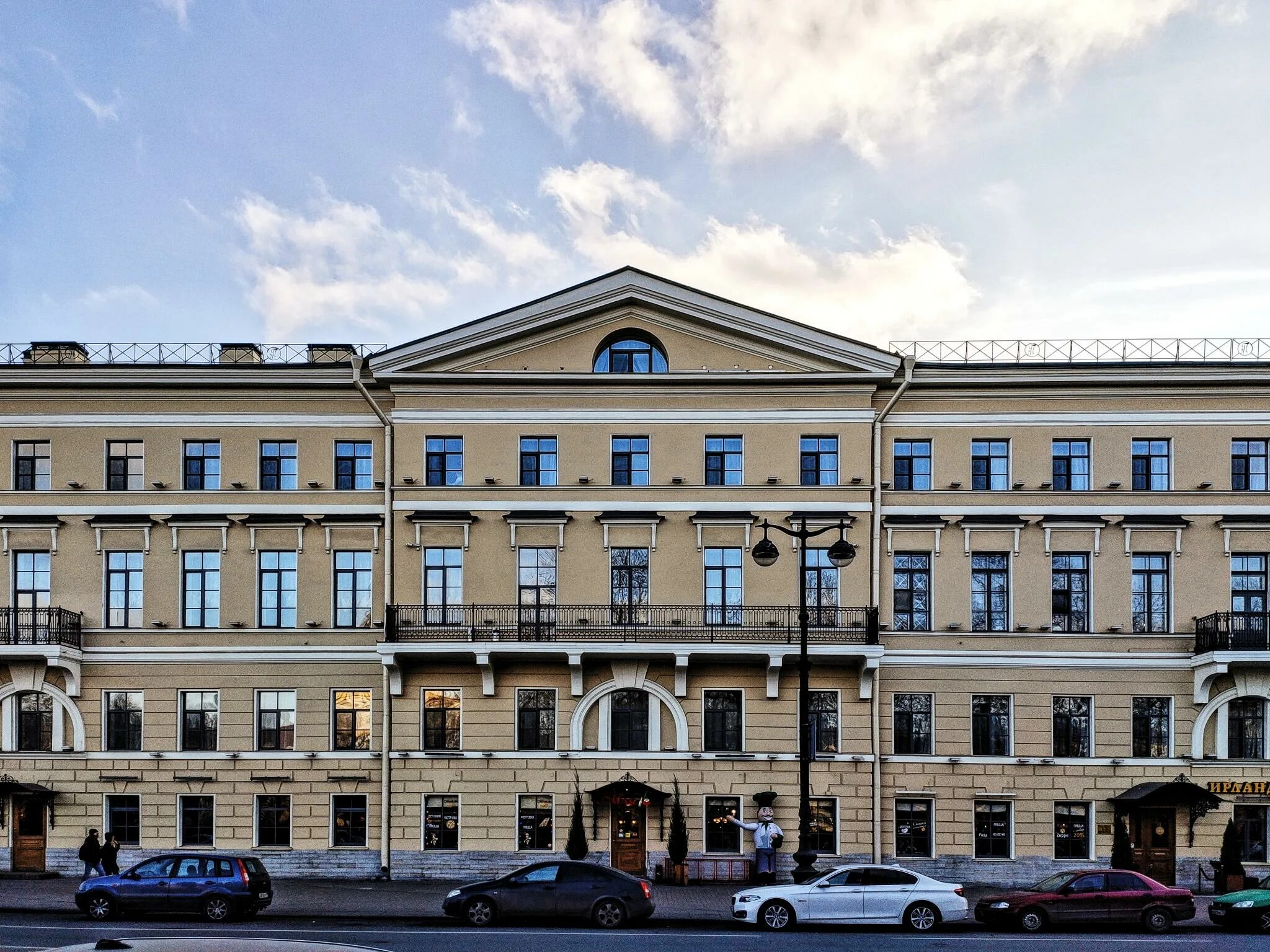 Труда 4 спб. Отель Петр Санкт-Петербург. Адмиралтейский проспект отель Петр. Петр отель Питер. Гостиница пётр в Санкт-Петербурге Адмиралтейская 8.