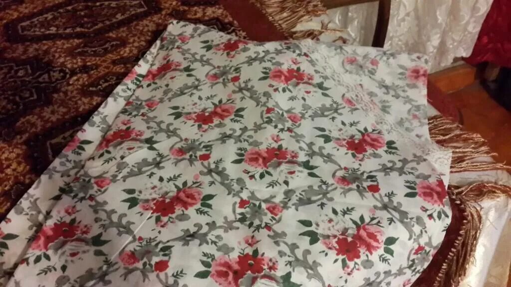 старое постельное белье вторая жизнь. из старого пододеяльника. старое постельное белье. пододеяльник с дыркой. старые пододеяльники.