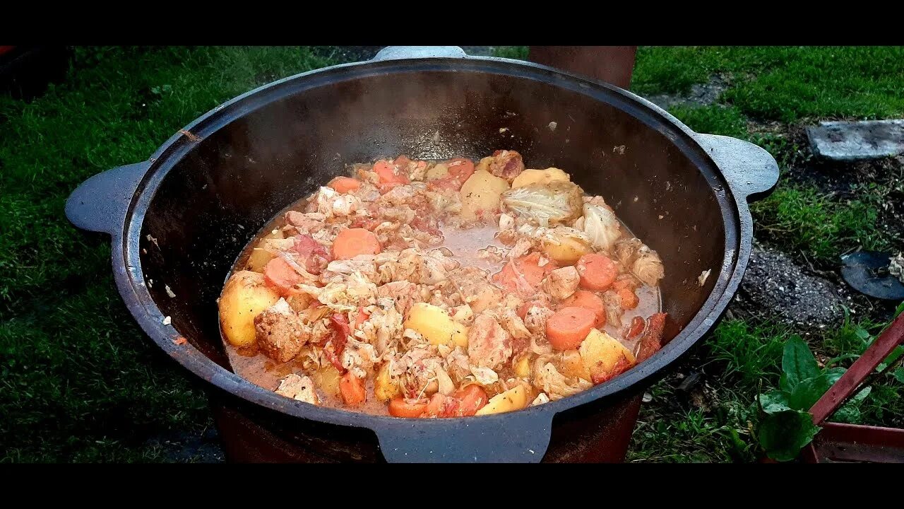 Дымляма в казане на костре. Мясо с овощами в казане. Дымляма на природе. Пирог в казане на костре.