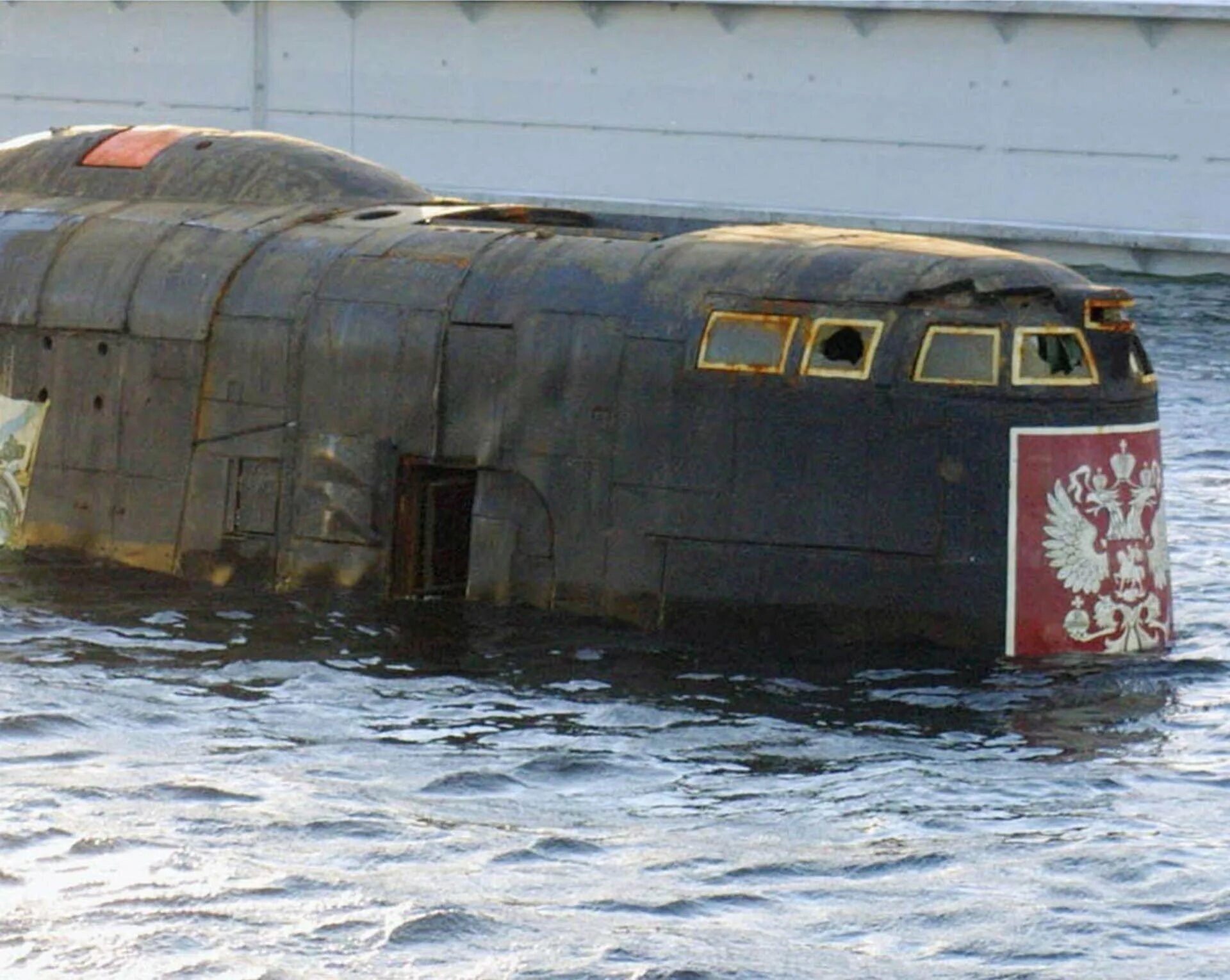 Подводная лодка к-141 «Курск». Курск 141 атомная подводная лодка. Затонувшая подводная лодка Курск. К-141 «Курск». Торпеды курска