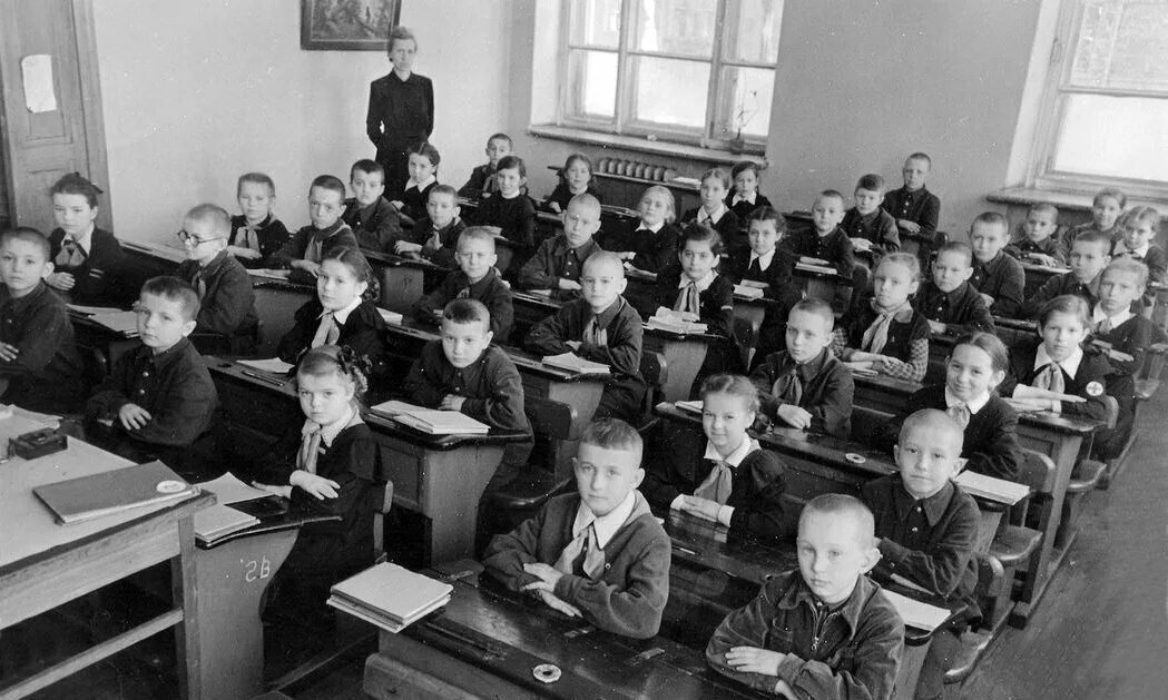 Советские дети во дворе. Советское детство во дворе. 5 лет назад под. Несколько лет тому назад. 5 лет назад под.