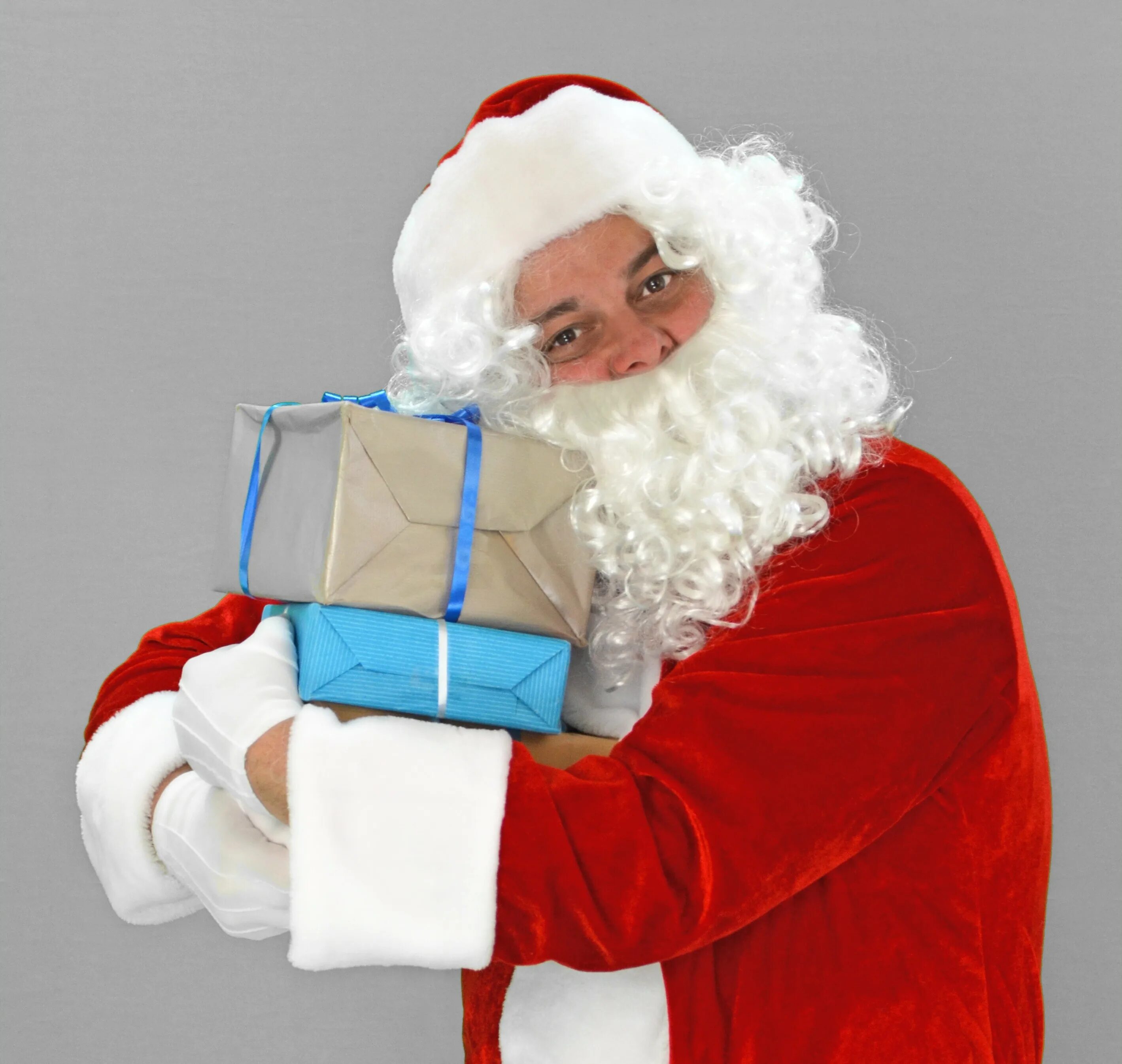 Деду морозу дарят подарки. Дед Мороз. Подарки Деда Мороза. Дед Мороз дарит подарки.