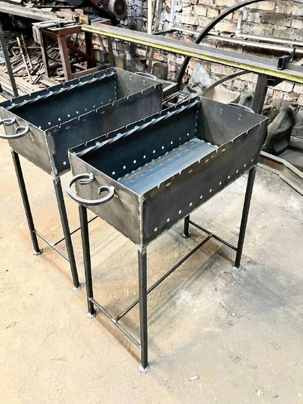 кузница горячего хлеба. кафе кузница в чехове. кузница россия 19 век музей. мангал современный с коптильней. кузница хлеба.