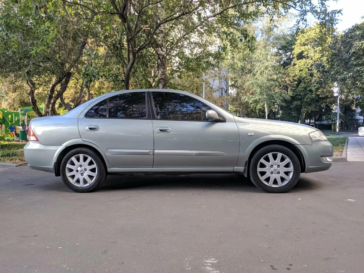 Колеса на ниссан альмера. Ниссан Альмера Классик r16. Nissan Almera Classic диски r16. Ниссан Альмера Классик диски р16. Диски на Ниссан Альмера Классик 2007.