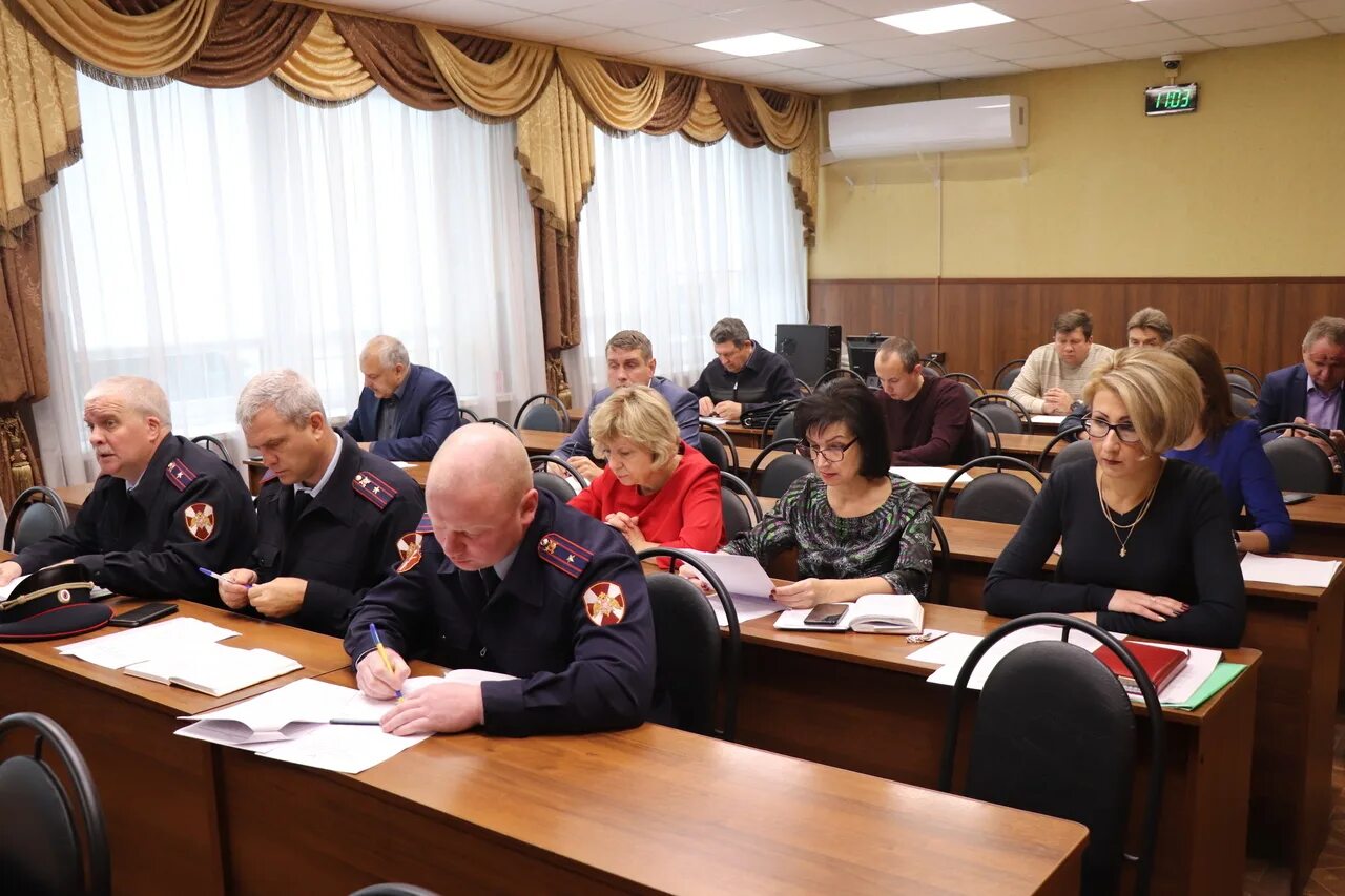 Гибдд павловский посад. Заседание АТК В Павловском Посаде. Павловский Посад сотрудники администрация. Судьи в Павловском Посаде.