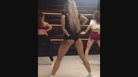 Танец ягодицами