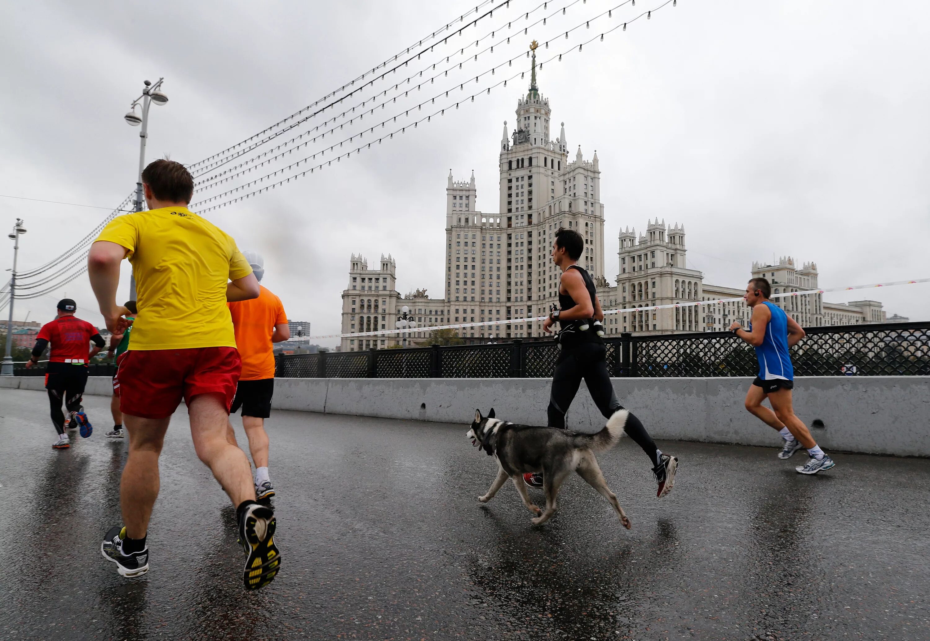 Куда убежал. Пробежка в Москве. Бег по городу. Бегать в Москве. Бег по набережной Москвы.