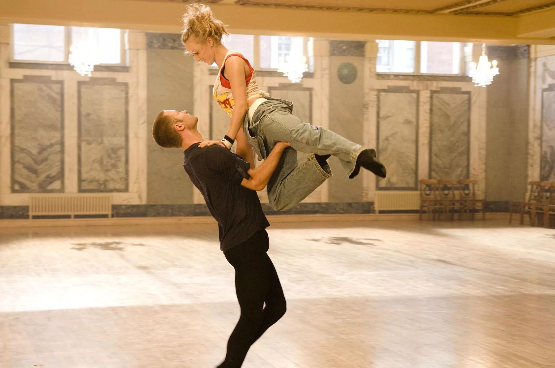 Фильм шаг вперед 2. Уличные танцы 3д фильм. Шаг вперед фильм 2006. Репетиция танца. Шаг вперёд step up, 2006.