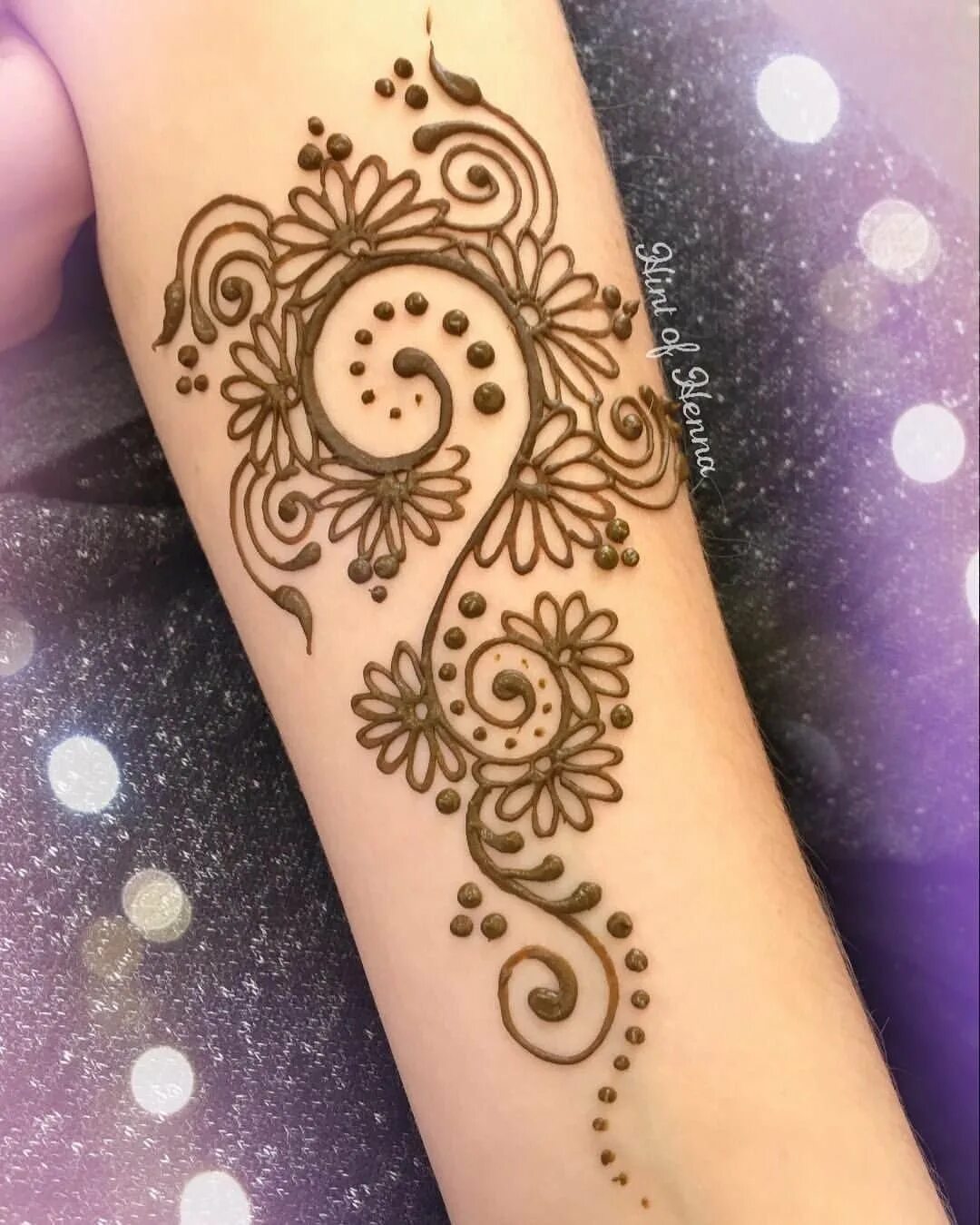 несложные тату хной. менди хной. хной для начинающих. узоры хной на руке легкие. рисование хной на руках.