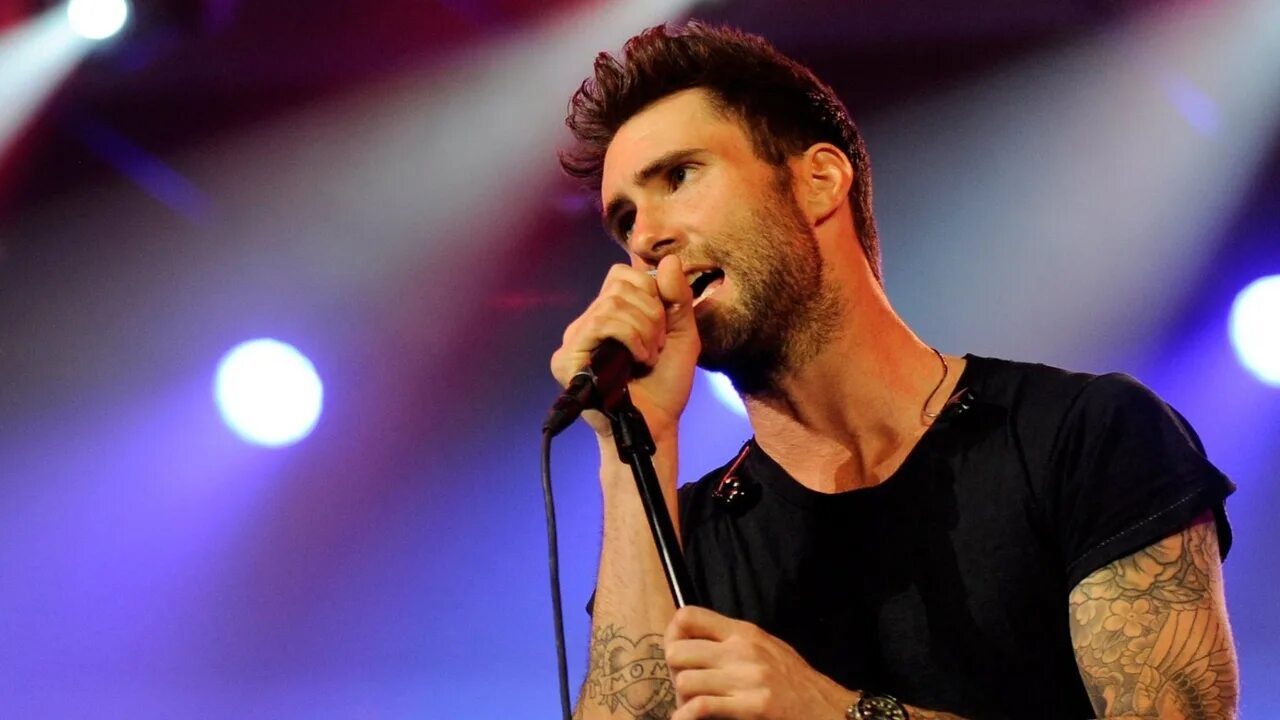 50 песен популярных зарубежных. Солист группы Maroon 5.