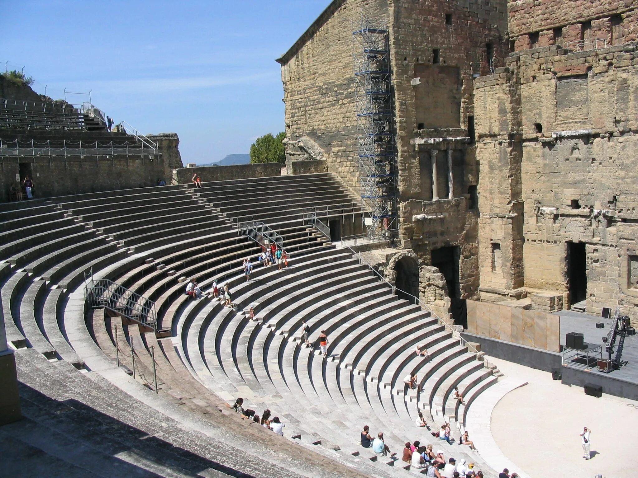 D theater