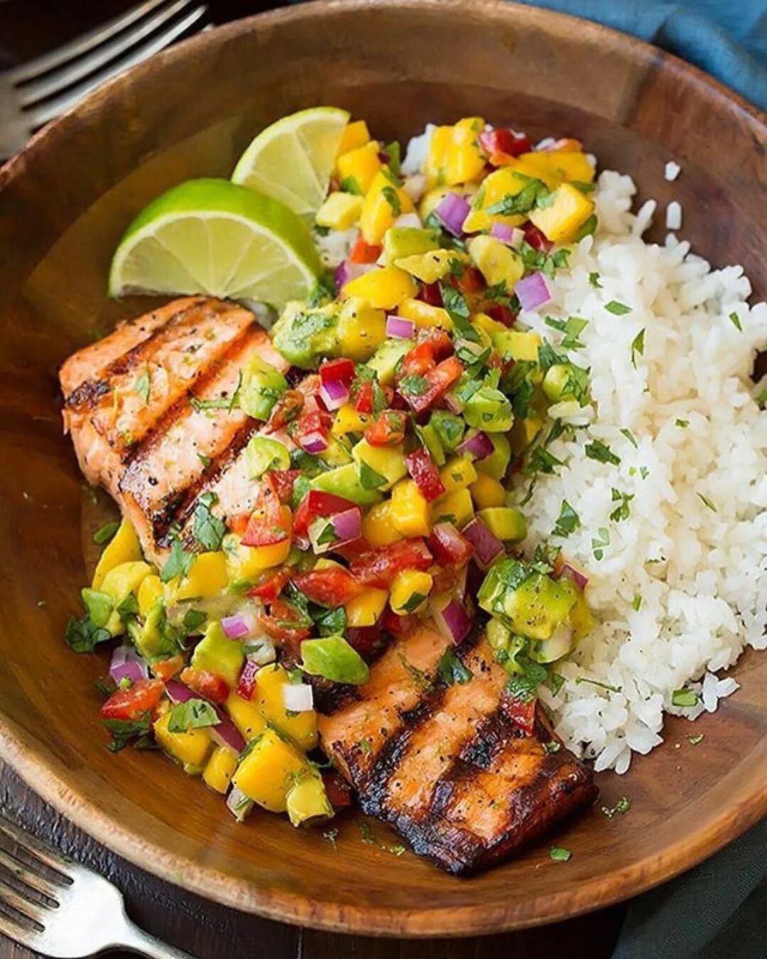 Вкусные летние блюда. Летняя еда. Красивые блюда. Летние горячие блюда. Летние салаты в ресторанах.