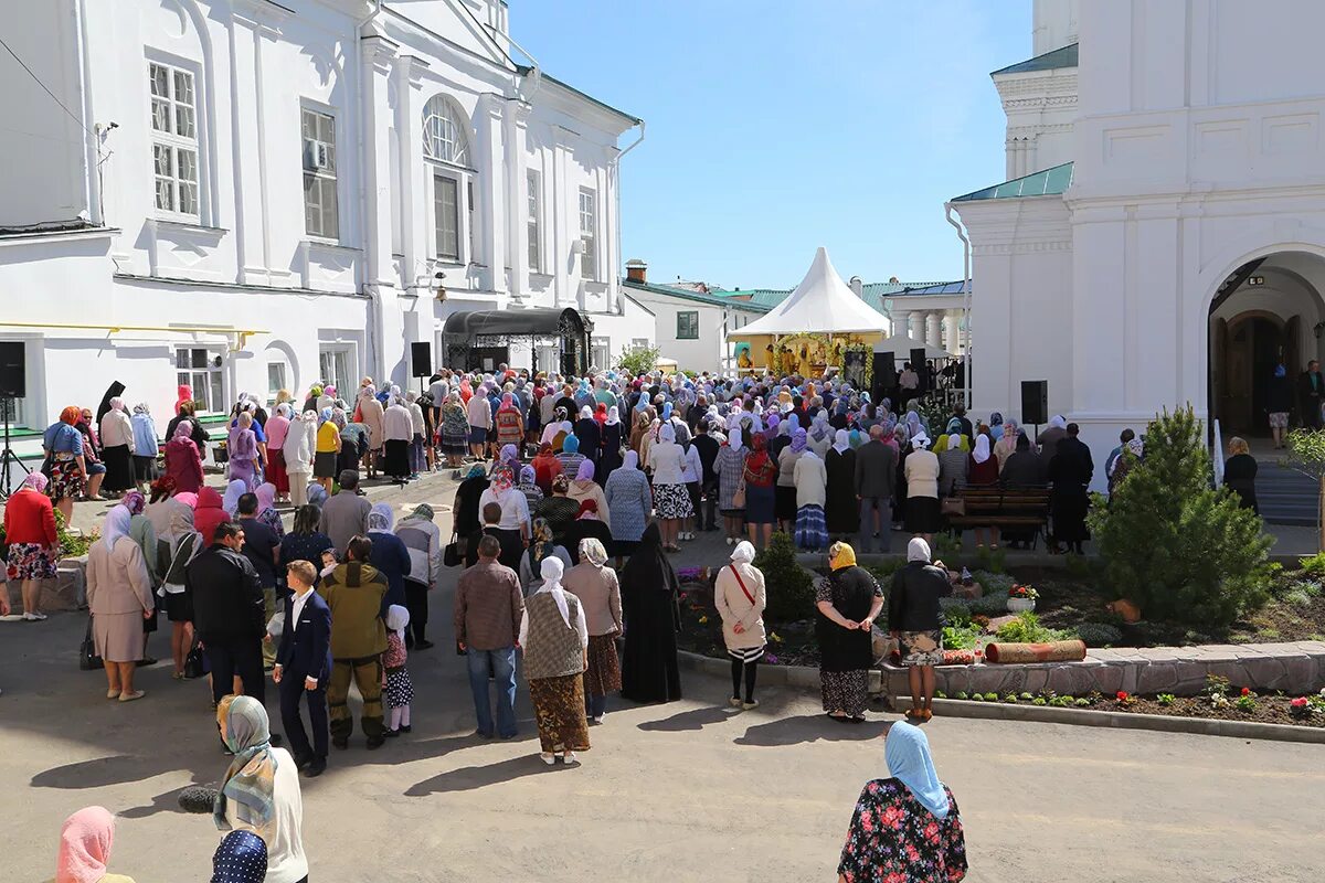 Арзамасские святые. Свято-николаевский монастырь (арзамас). Арзамас монастырь женский избавление от бед. Церковь богоявления господня (арзамас). Подворье серафимо-дивеевского монастыря.