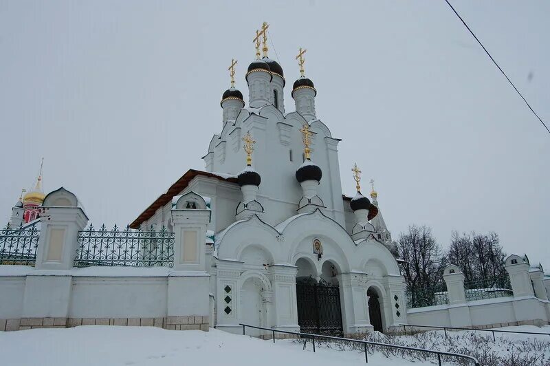 Храм благовещения пресвятой богородицы в павловской слободе. Павловский парк ельник. Храм в павловской слободе истринский район. Благовещенская церковь (павловская слобода). Павловская слобода московская область усадьба.