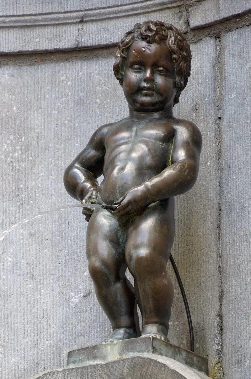 Manneken Pis Петровка 15. Жером Дюкенуа старший скульптуры. Жером Дюкенуа (старший). Писающий мальчик Брюссель Жером Дюкенуа. Дети показывают писюне