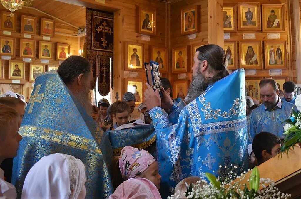 Ермоген зюзино. Храм Ермогена в Зюзино. Храм священномученика Ермогена в Москве. Храм свят.Луки в Зюзино видеотрансляция. Картинки храм священномученика Ермогена в Зюзине.