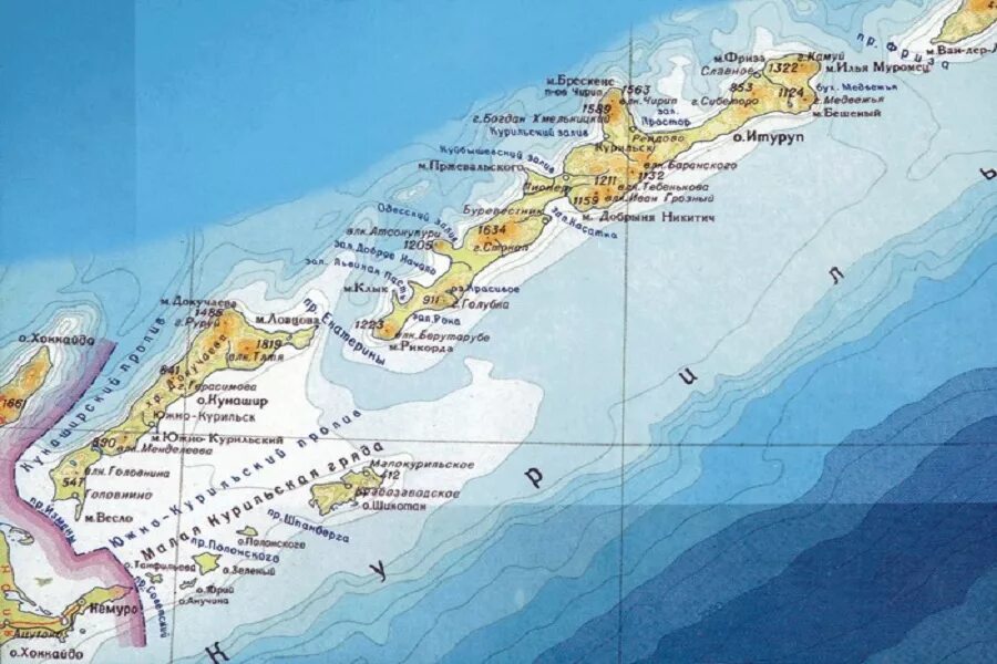 Курильские острова на карте россии названия. Малая курильская гряда острова. Островов Южно-Курильской гряды. Остров Итуруп курильская гряда.. Острова Итуруп Кунашир Шикотан.