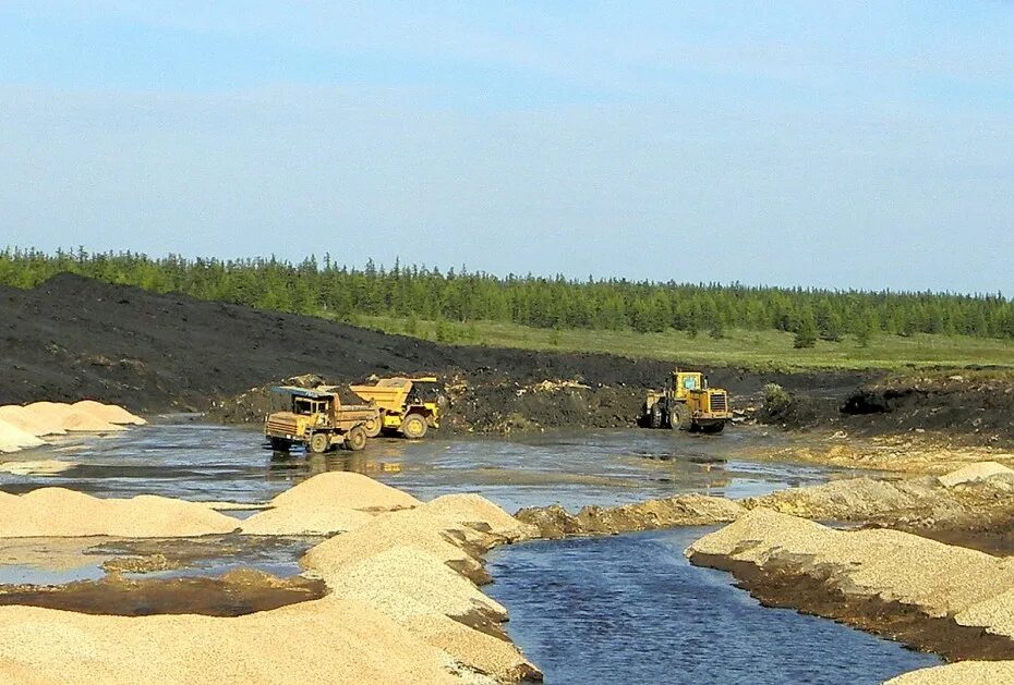 Россыпная добыча. Россыпные месторождения алмазов Анабар. Алмазы Анабара карьер. Россыпные месторождения золота в Якутии. Алмазы Анабара месторождения.