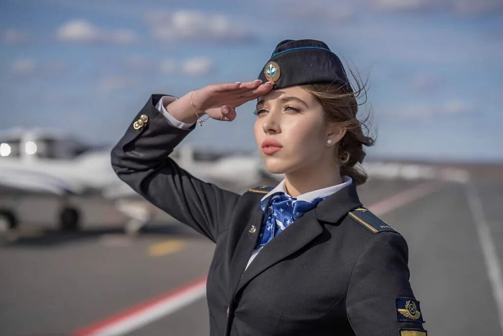 Гражданская женщина. Мария капитан аэрофлот. Гражданская женщина. Пилотесса аэрофлота мария уваровская. Алёна верхушина пилот.