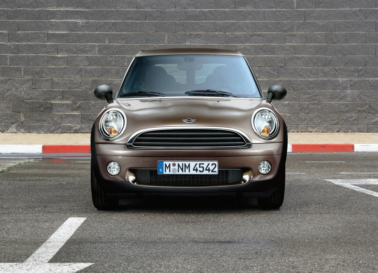 Включи мини истории. Мини Купер one 2009. Mini Clubman r55. Мини Купер Клабмен 2008. 2010 Mini Cooper s Clubman.