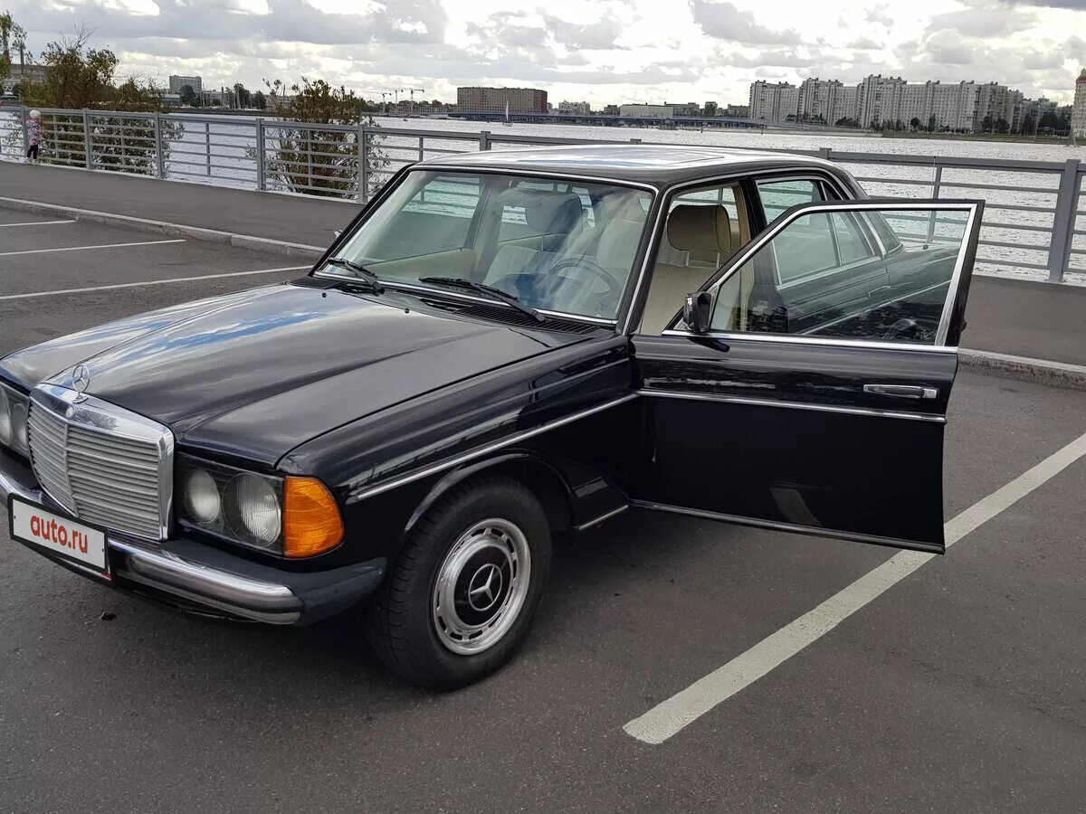 Купить мерседес w123. Mercedes-Benz w123. Mercedes-Benz w123 1975. Мерседес w123 черный. Mercedes w123 1984.