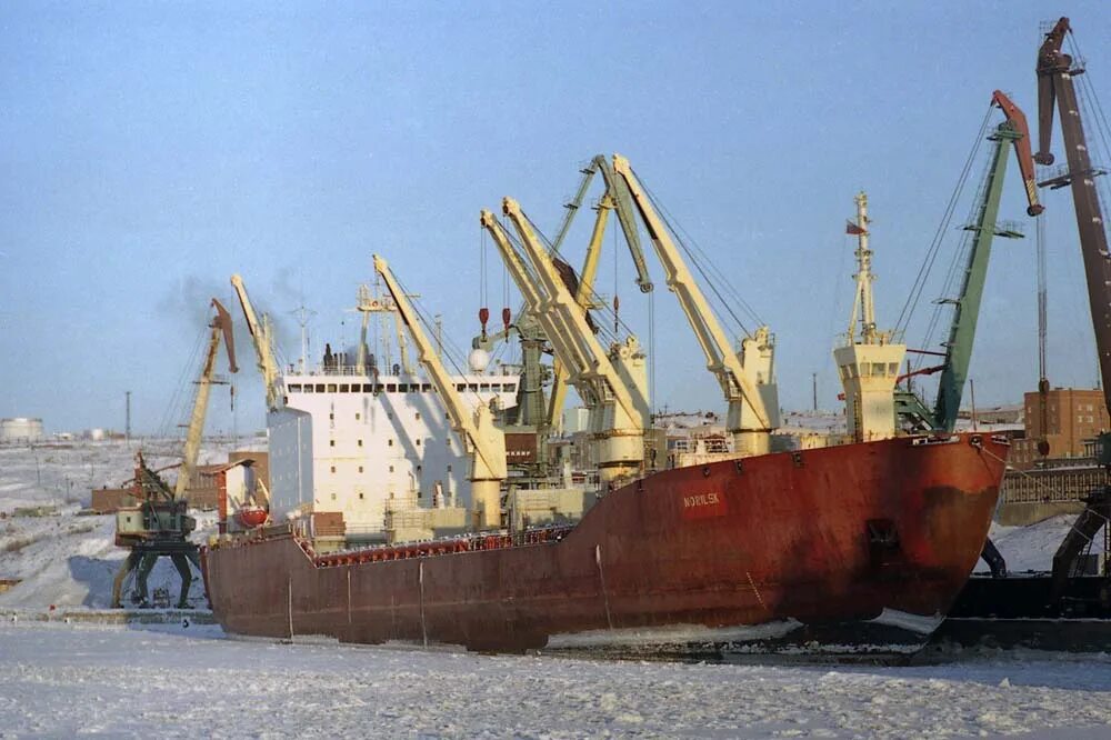 Тип норильск. Теплоход норильск дудинка. судно норильск шлиссельбург. ледокольно транспортное судно норильск. норильск обстановочное судно.