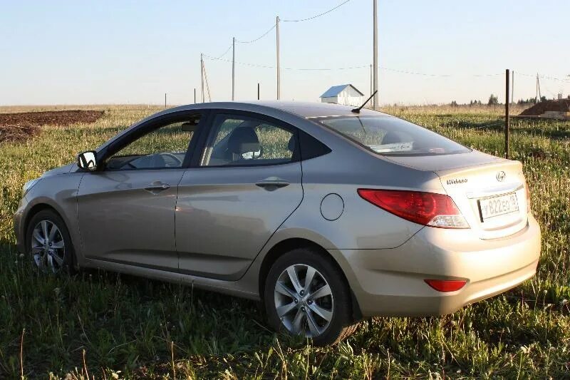 Hyundai Solaris 1.6 МТ, 2011,. Хендай Солярис седан бежевый. Т135ем Хендай Солярис. Хендай Солярис 2011 год бежевый анфас.