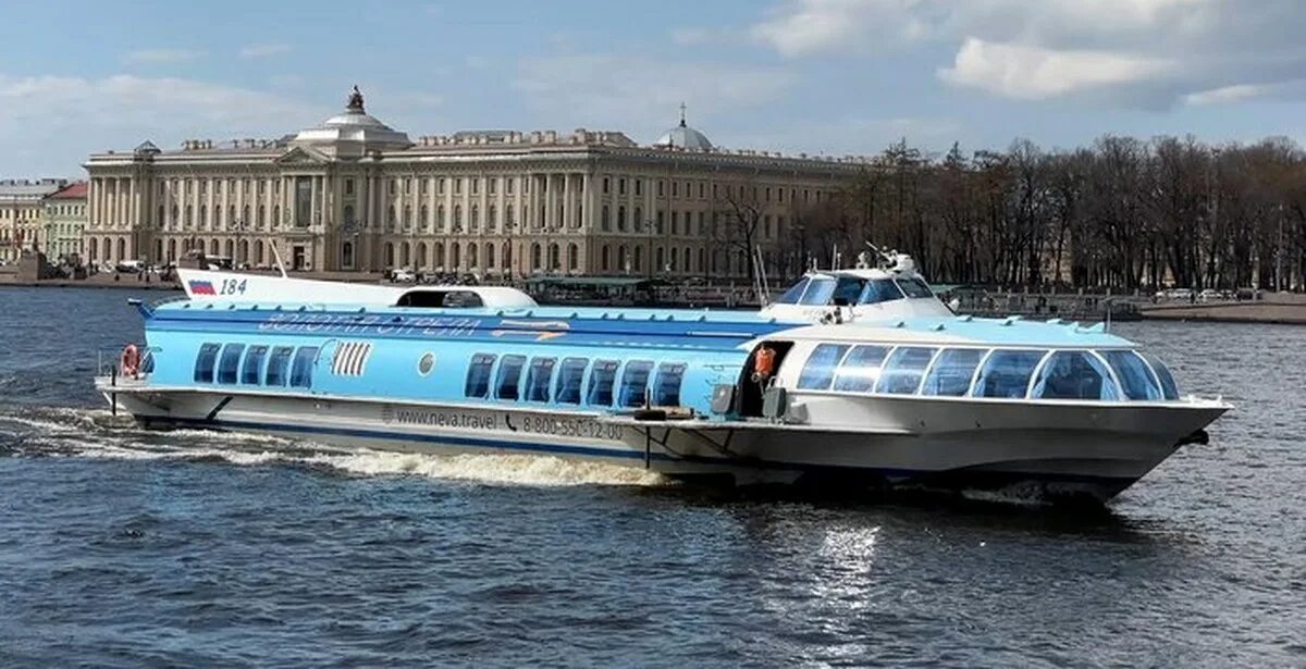 Метеор Санкт-Петербург Петергоф. Теплоход Метеор в Санкт-Петербурге. Теплоход Метеор Питер. Метеор в Петергоф.