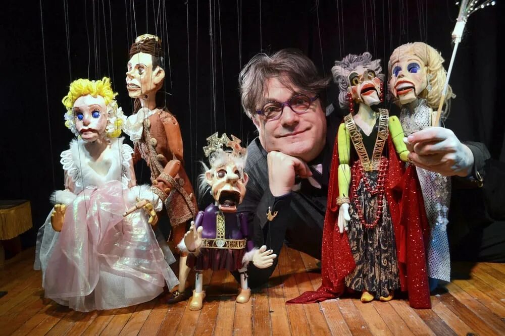 Театральные куклы. Актер театра кукол. Куклы артистов.