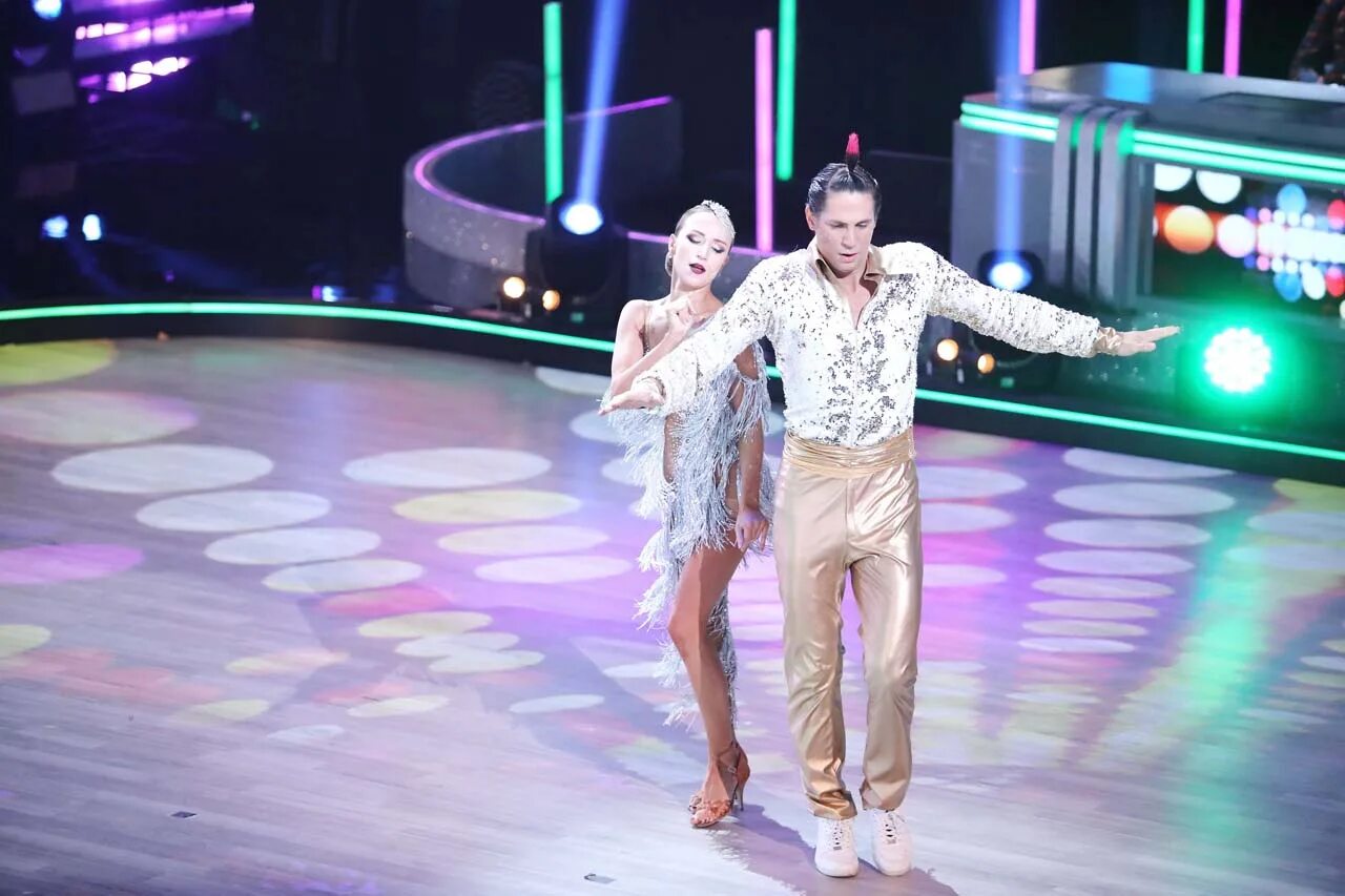 Алон давидович танцы со звездами. Евгений папунаишвили танцы. Папунаишвили тарханова танцы со звездами. Программа танцы со звездами. Гусева танцы.