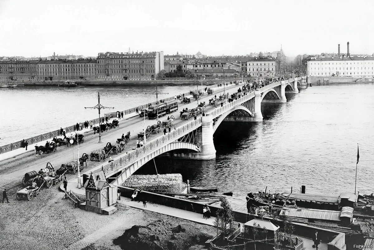 Первый мост построенный в петербурге. Пантелеймоновский мост в литографии. Дворцовый мост плашкоутный санкт петербург. Первый мост построенный в петербурге. Первый мост построенный в петербурге.