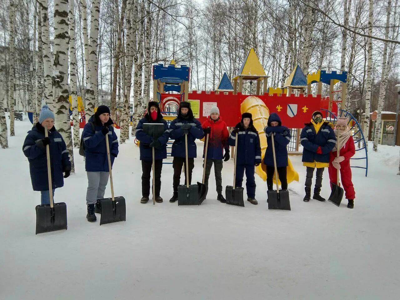 Молодежный центр югры. Молодёжный центр Ханты-Мансийск. Молодежный трудовой отряд. Молодежный центр трудовые отряды. Трудовые отряды подростков.