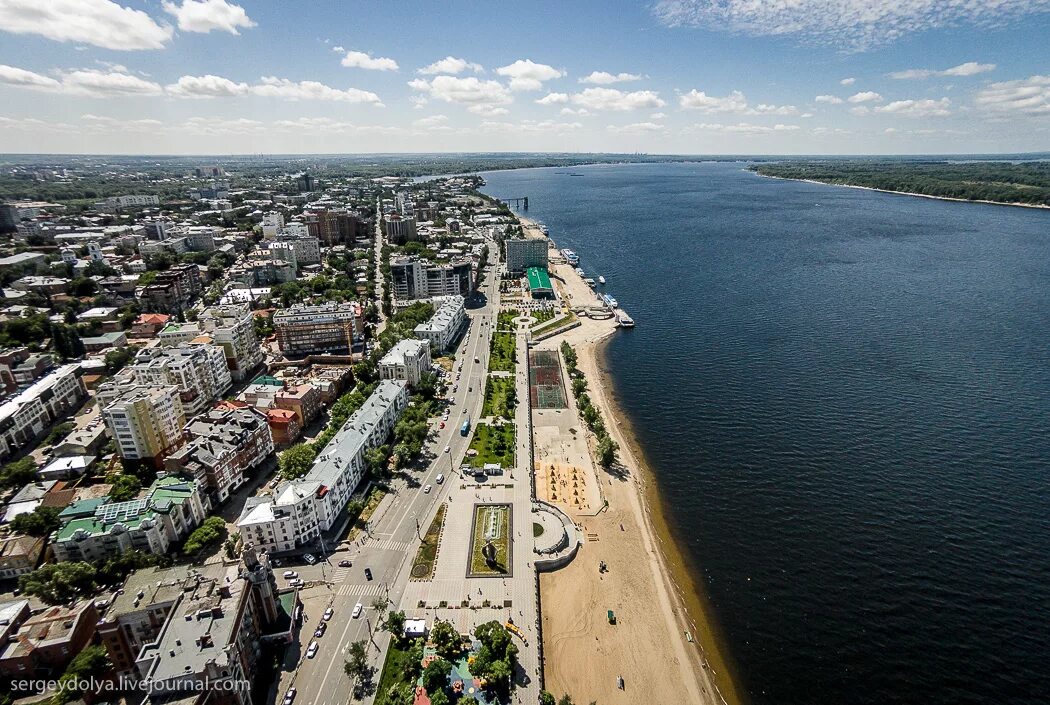 Аваком самара что это. Самара (город). Самара набережная сверху. Набережная с верху Самара. Самара виды города.