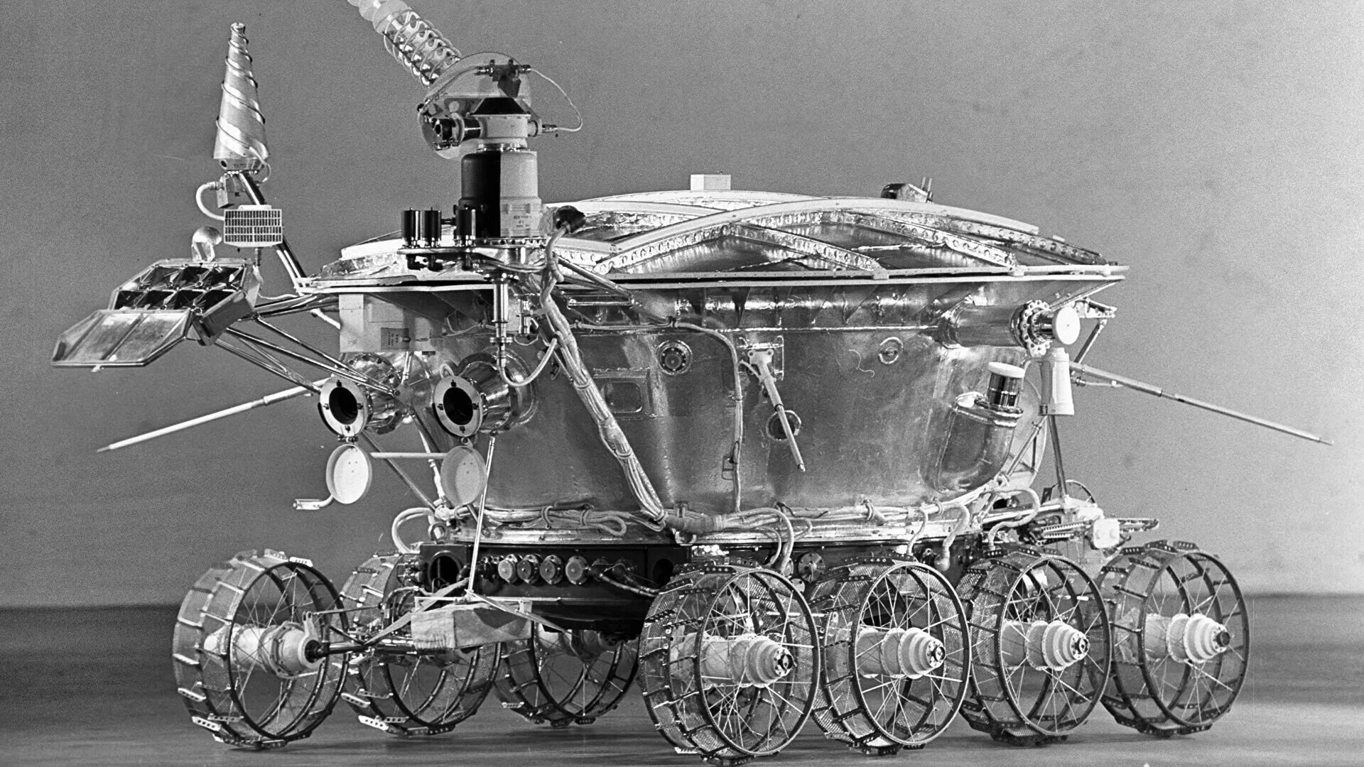 фото лунохода. луноход 1 ссср. фото лунохода. «луноход-1» 1971. фото лунохода.