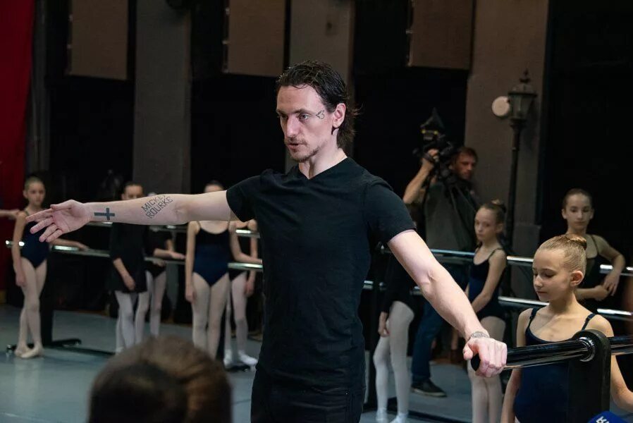 Севастополь академия хореографии полунина. Севастополь академия хореографии полунина. Хореограф севастополь. Экзамен в балетной школе. Колледж танцев.