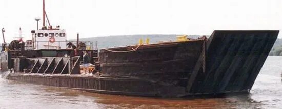 Самоходная баржа "славянка-020". Самоходная баржа паром восток. Плашкоут самоходный. Самоходная баржа "славянка-020". Самоходный плашкоут с аппарелью.