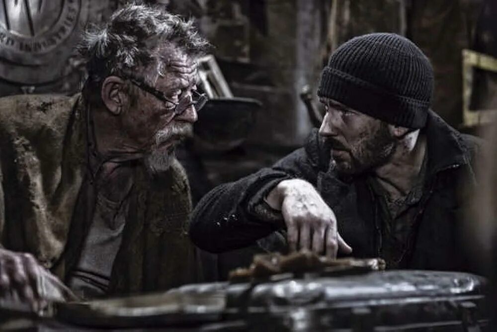 Сквозь снег видела. Сквозь снег Snowpiercer, 2013. Сквозь снег Пон Чжун-Хо 2013. Джейми Белл сквозь снег. Джон хёрт сквозь снег.