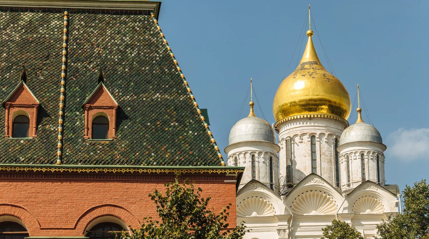 Архангельский собор купола. Архангельский собор Кремля. Московский Кремль купола спереди. Архангельский собор в Москве купола