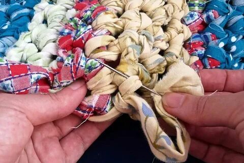 Как вязать коврики из ткани