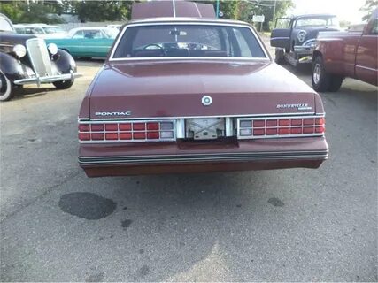 1982 Pontiac Bonneville 4 Door