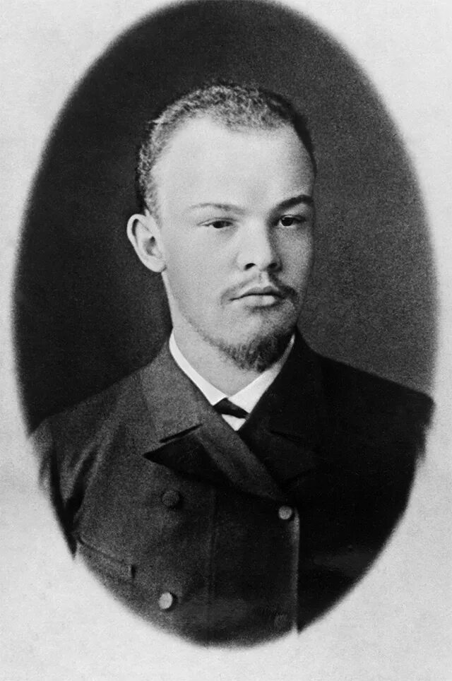 23 марта 1923 года с Лениным случился второй удар. По словам Троцкого, "и после 