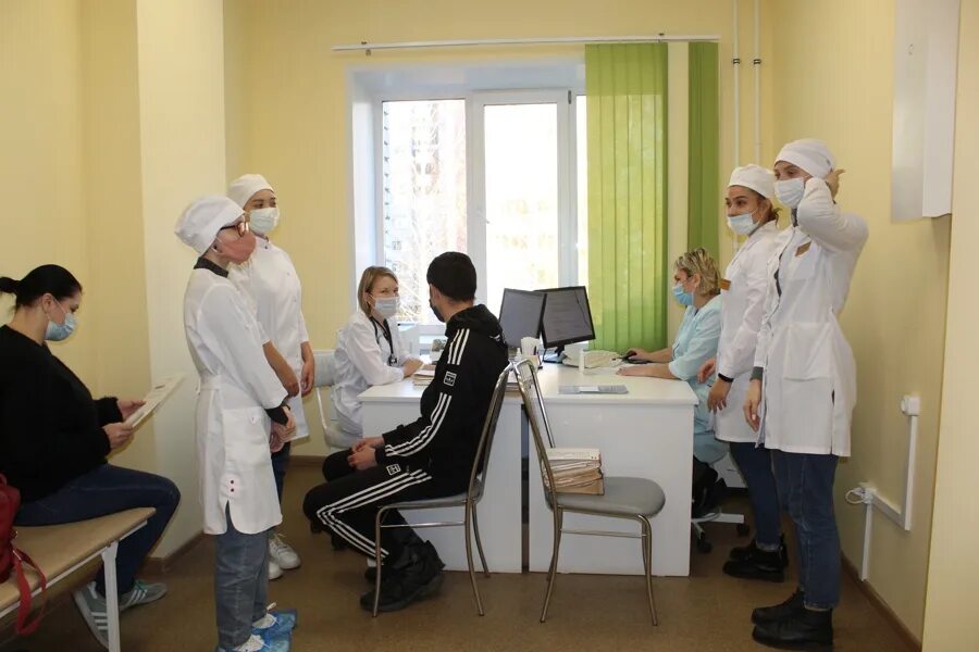 Семенова 27 новочебоксарск медик. Практика студентов медиков. медицинский работник. фотографии студентов медиков.