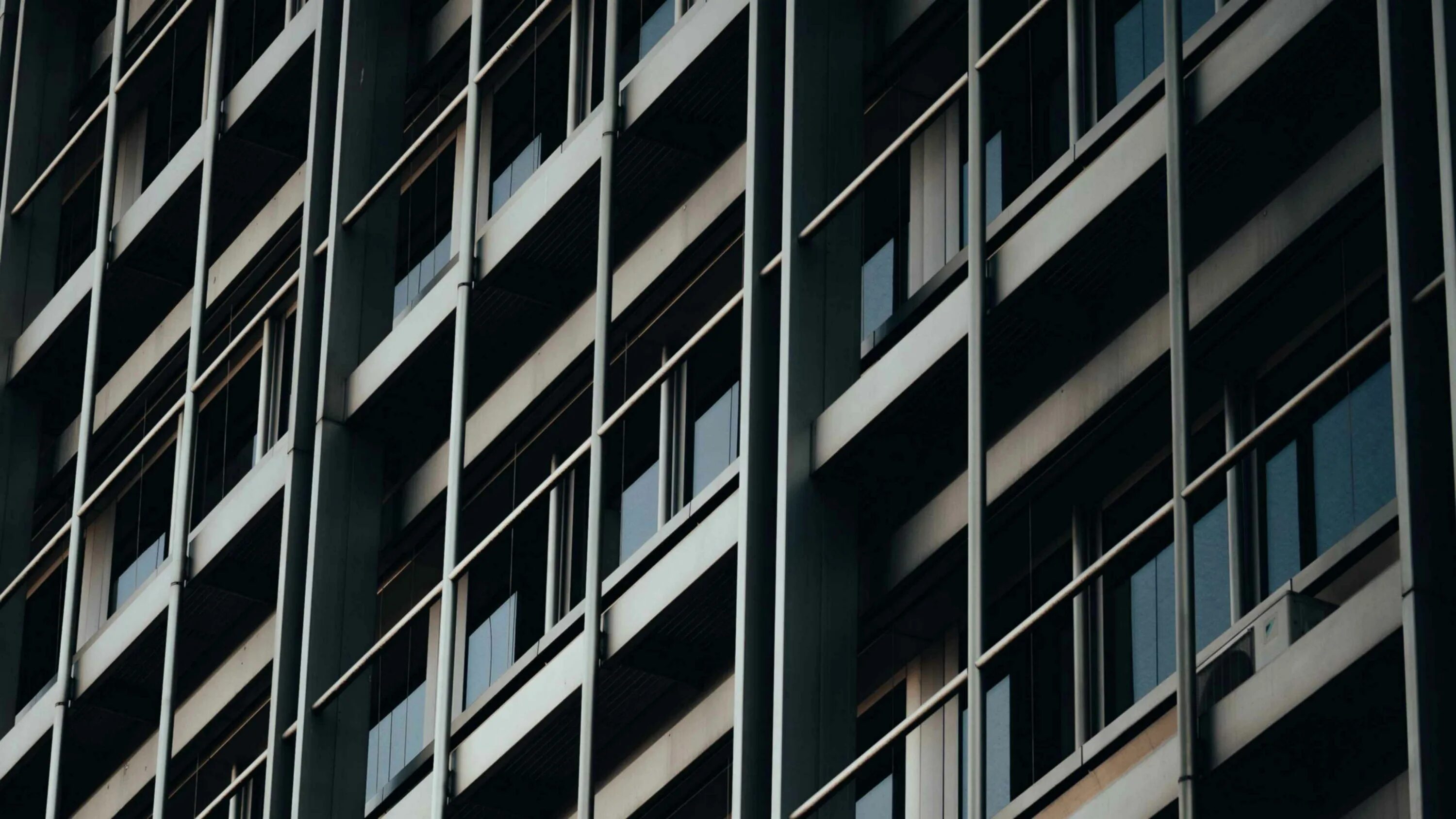 Окна building. Оконное здание. Стена здания с окнами. Стеклянный фасад здания. Окна building.