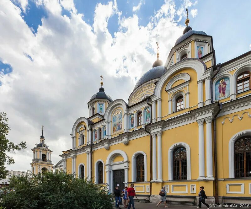 Новодевичий женский монастырь краткая история. Матрона московская покровский монастырь. Алексеевский монастырь москва. Монастыри москвы работа вакансии. Новодевичий монастырь нарышкинское барокко.