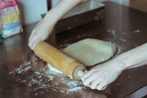 Как правильно раскатать тесто для пиццы